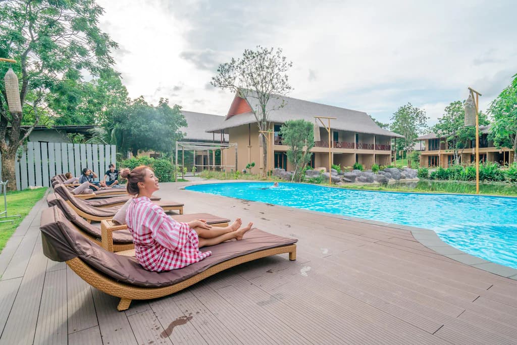 Grand pool villa bedroom